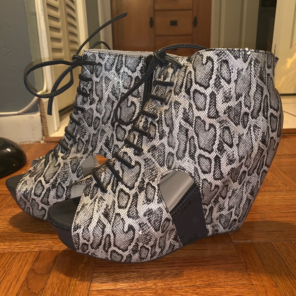 Snakeskin peep toe wedges size 10